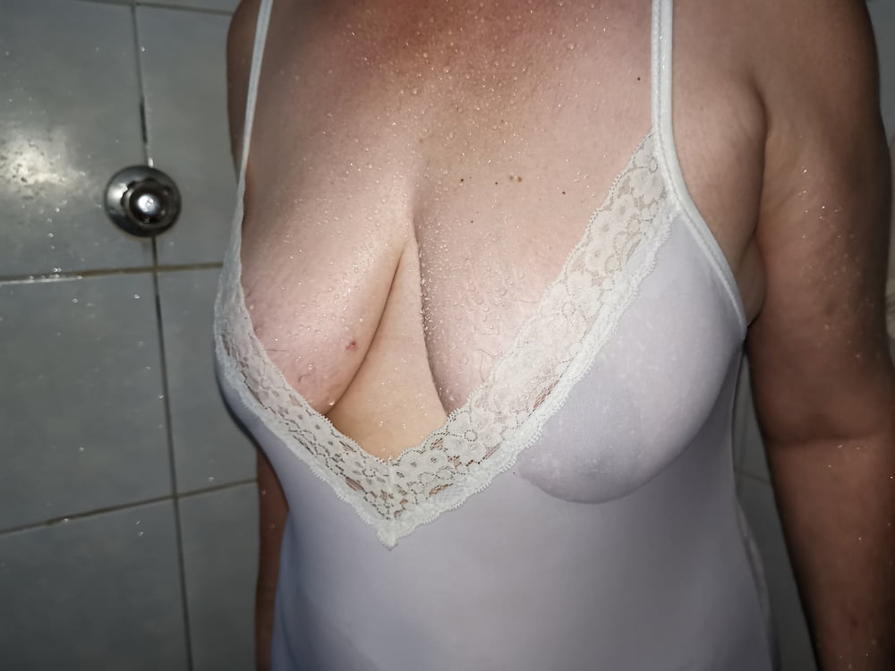 shower tits