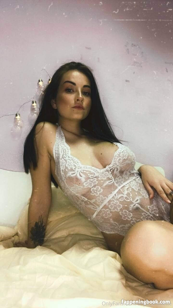 anyabrunette onlyfans the fappening fappeningbook